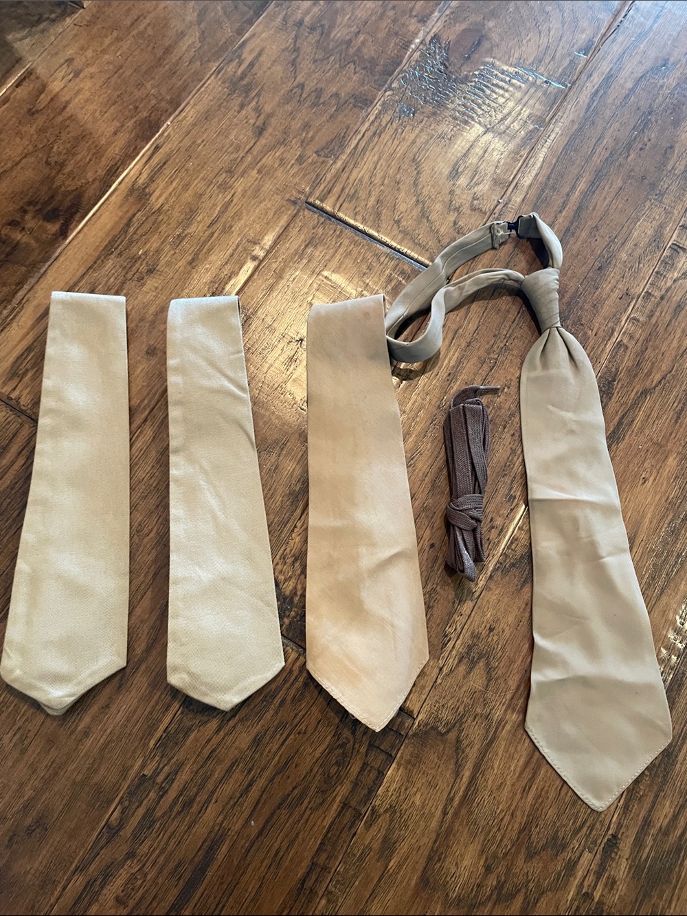 WW2 1942 Army tie bundle